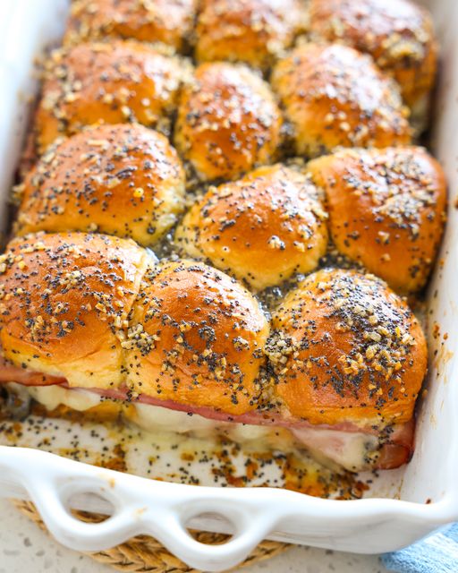 Mini burgery z szynką i serem