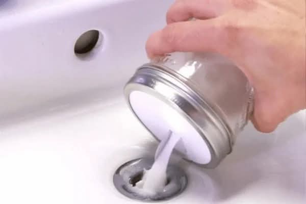 Ćwiczenia wykonywane 5 minut dziennie, które poprawiają postawę i pomagają schudnąć