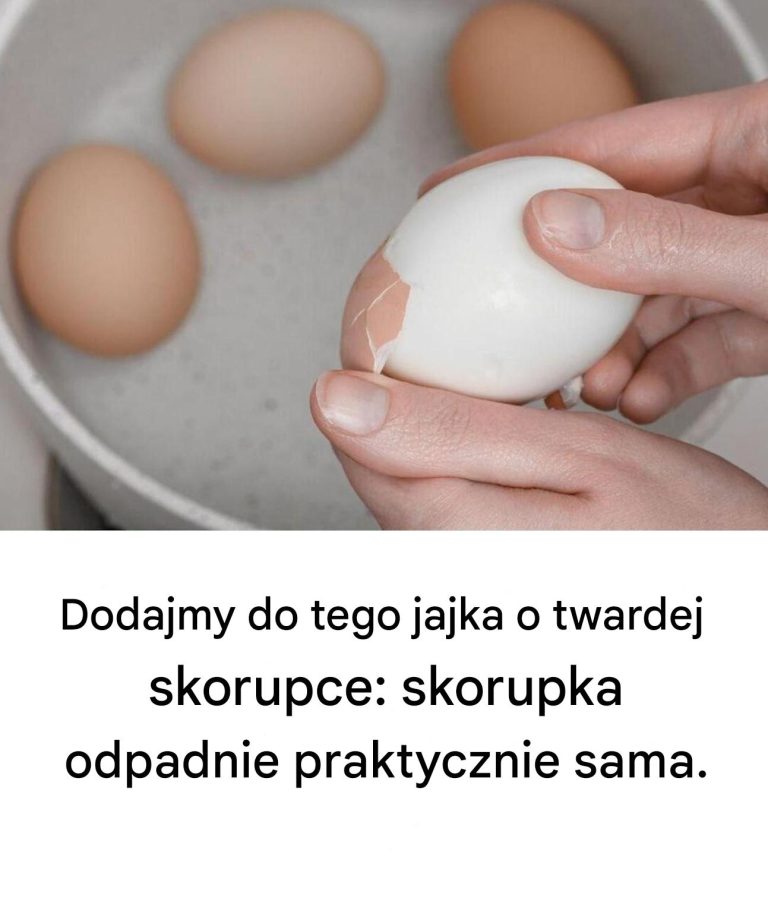 Wrzuć je do wrzącej wody, a skorupka praktycznie sama odpadnie.