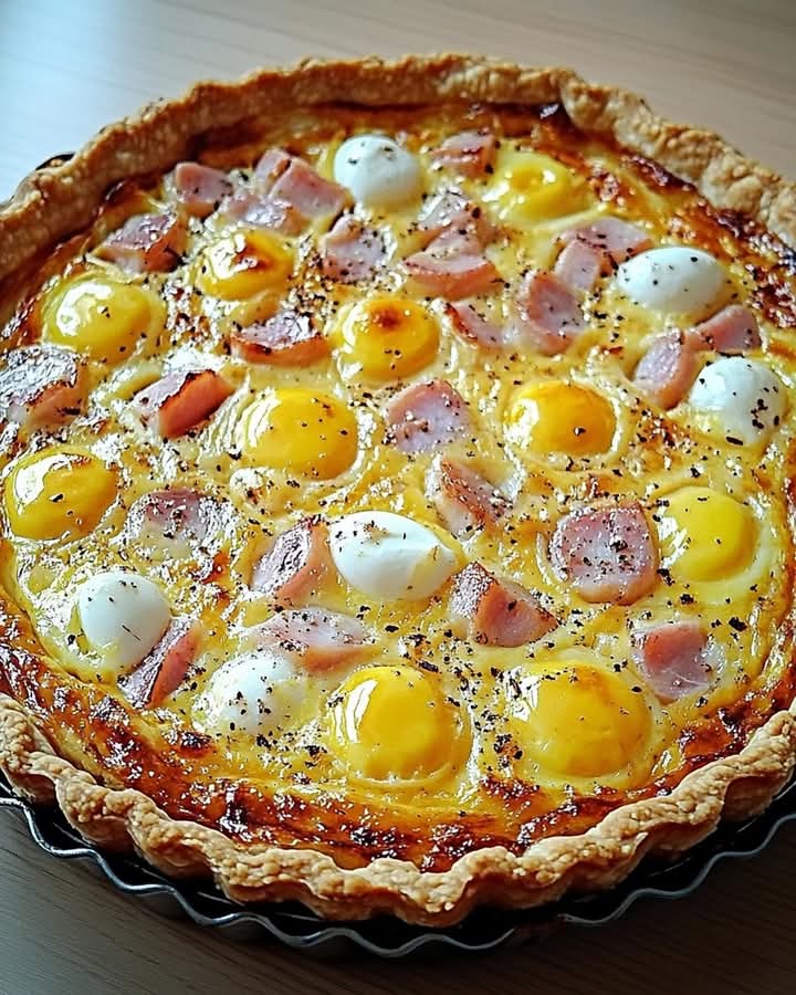 Tarta z szynką i jajkiem na twardo: klasyczny francuski przepis, który każdy może przygotować